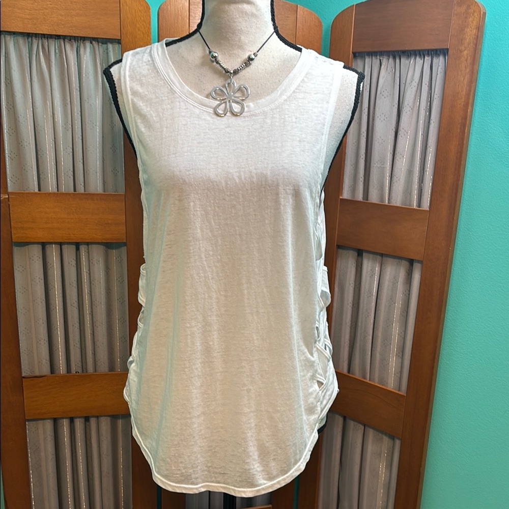 GAIAM White Ruched Tank Top Sleeveless